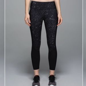 Iululemon trail bound legging in star crushed coal